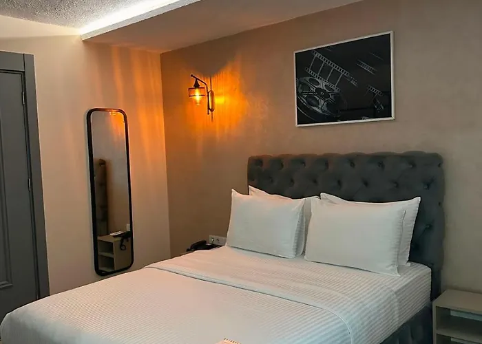 Monezza Maltepe Rezidans Otel 3*