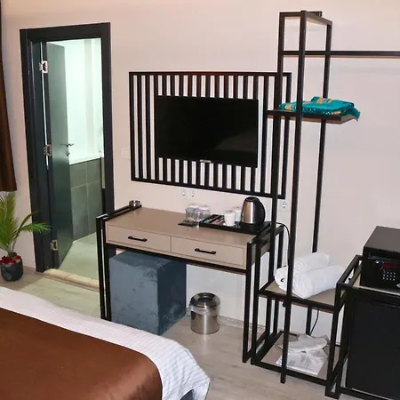 Monezza Maltepe Rezidans ホテル 3*